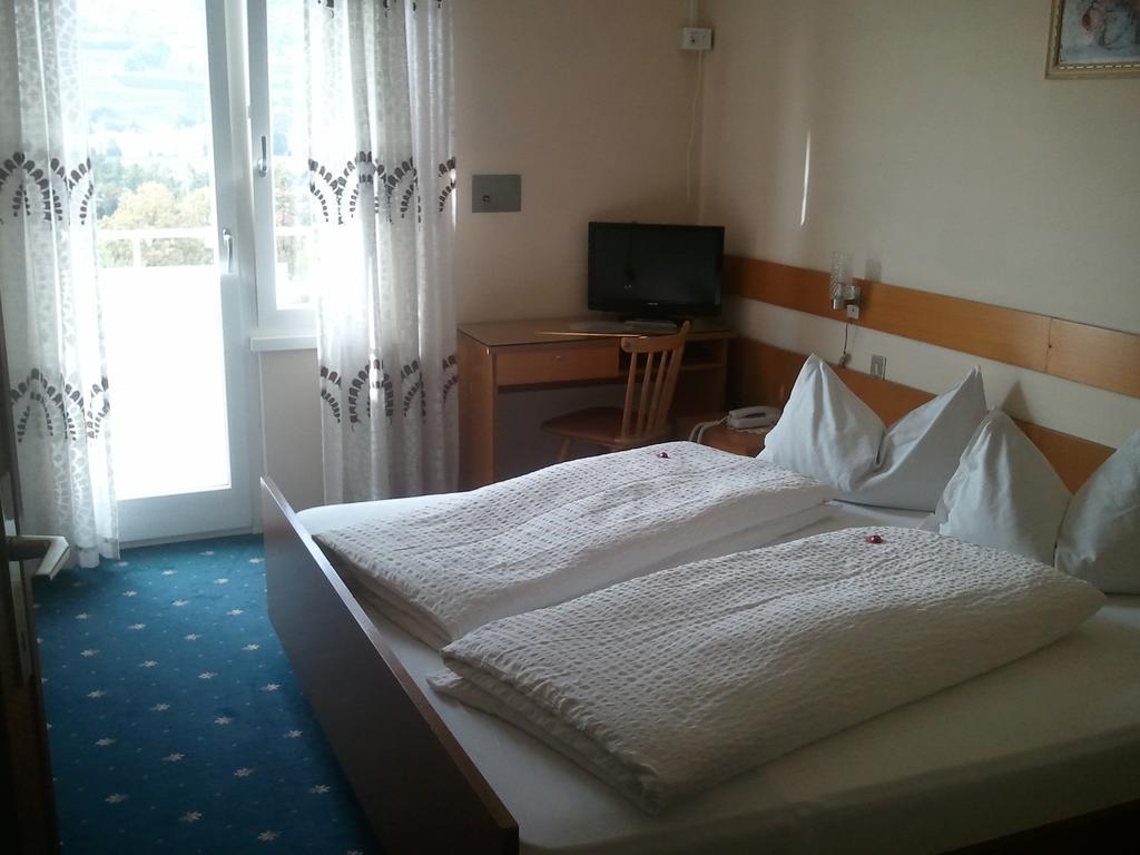 Hotel Lux Мерано Номер фото
