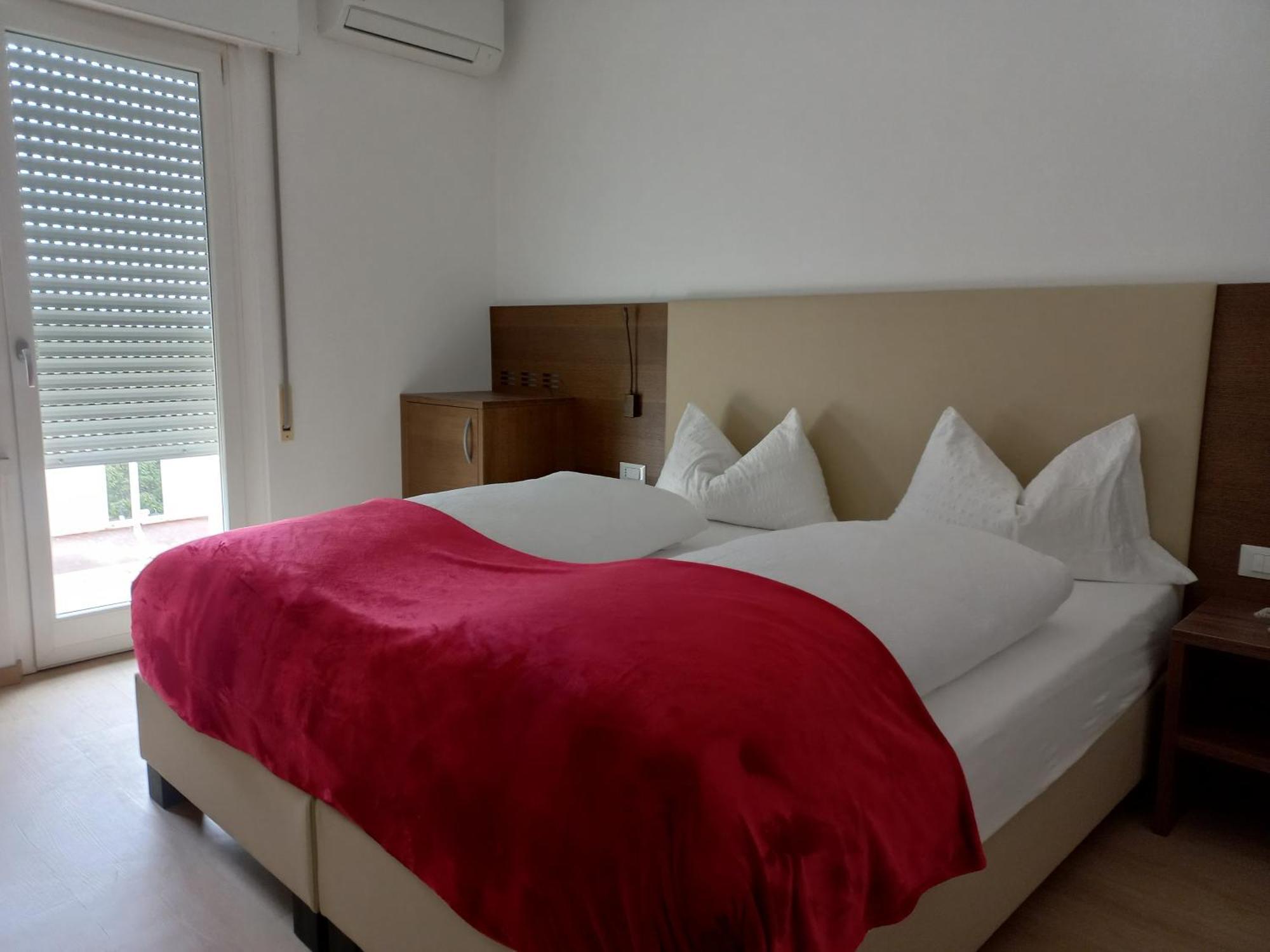 Hotel Lux Мерано Номер фото