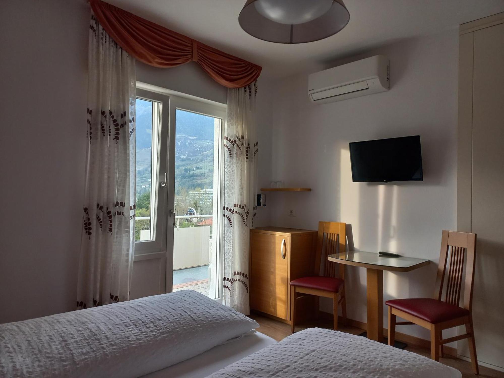 Hotel Lux Мерано Номер фото