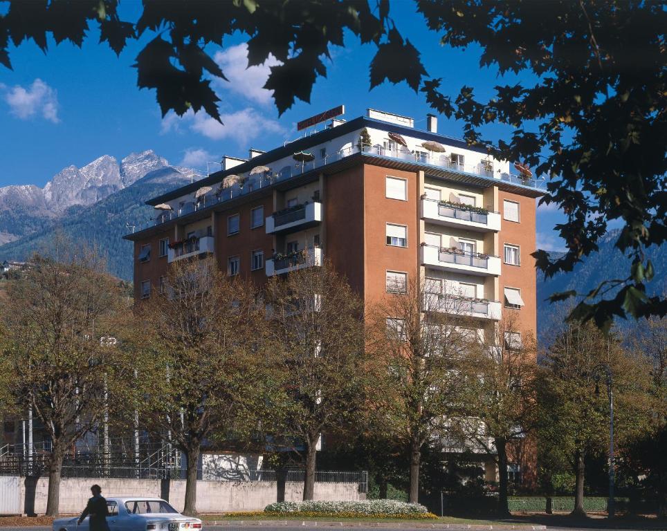 Hotel Lux Мерано Экстерьер фото